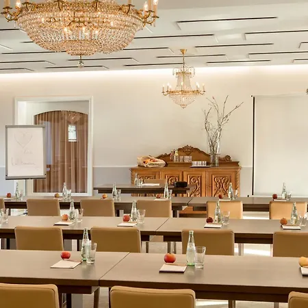 Hotel Der Kronprinz 4*